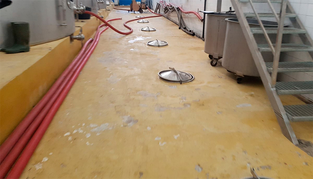 Suelo viejo de la nave